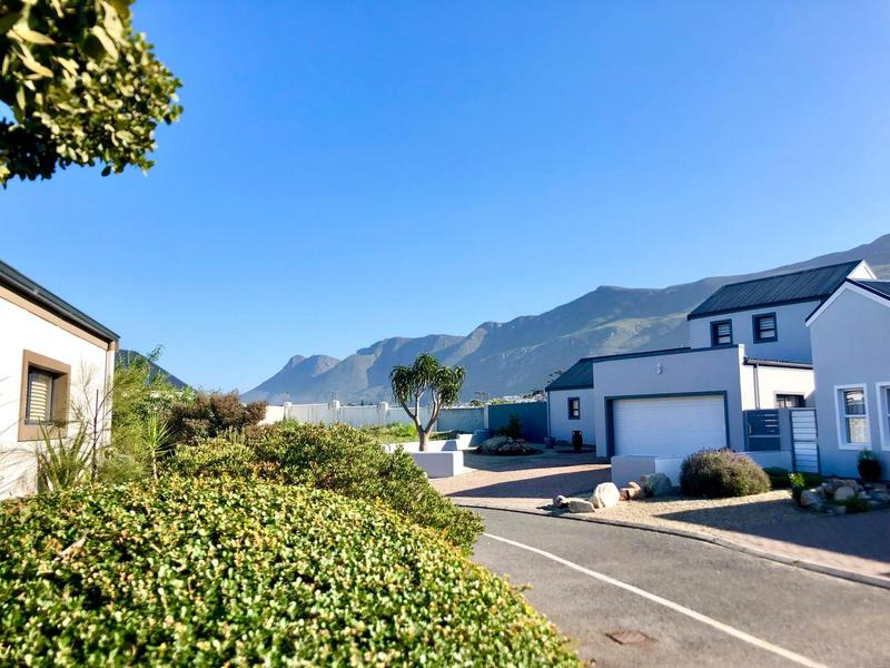 3 Bedroom Property for Sale in Sandbaai Western Cape